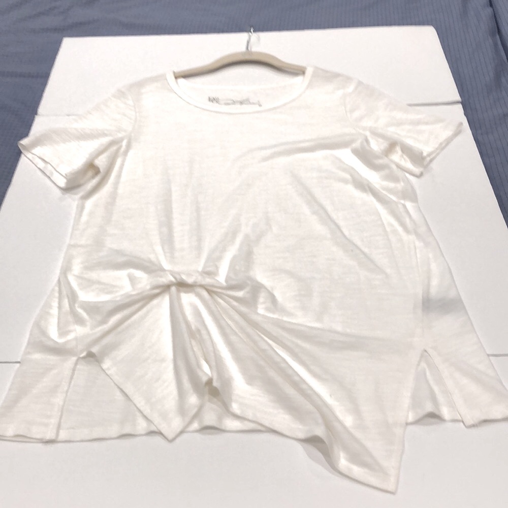 DG2 by Diane Gilman White Slub Short Sleeve tee – Size Medium